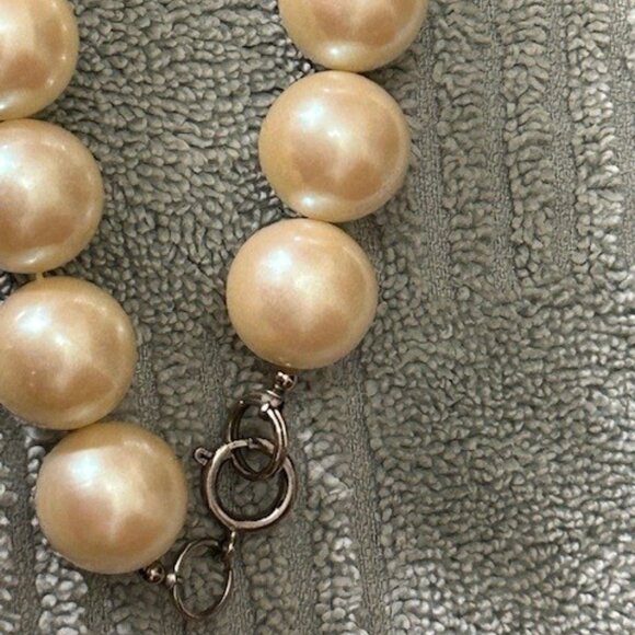 Beaded Pearl Necklace - Picture 4 of 4